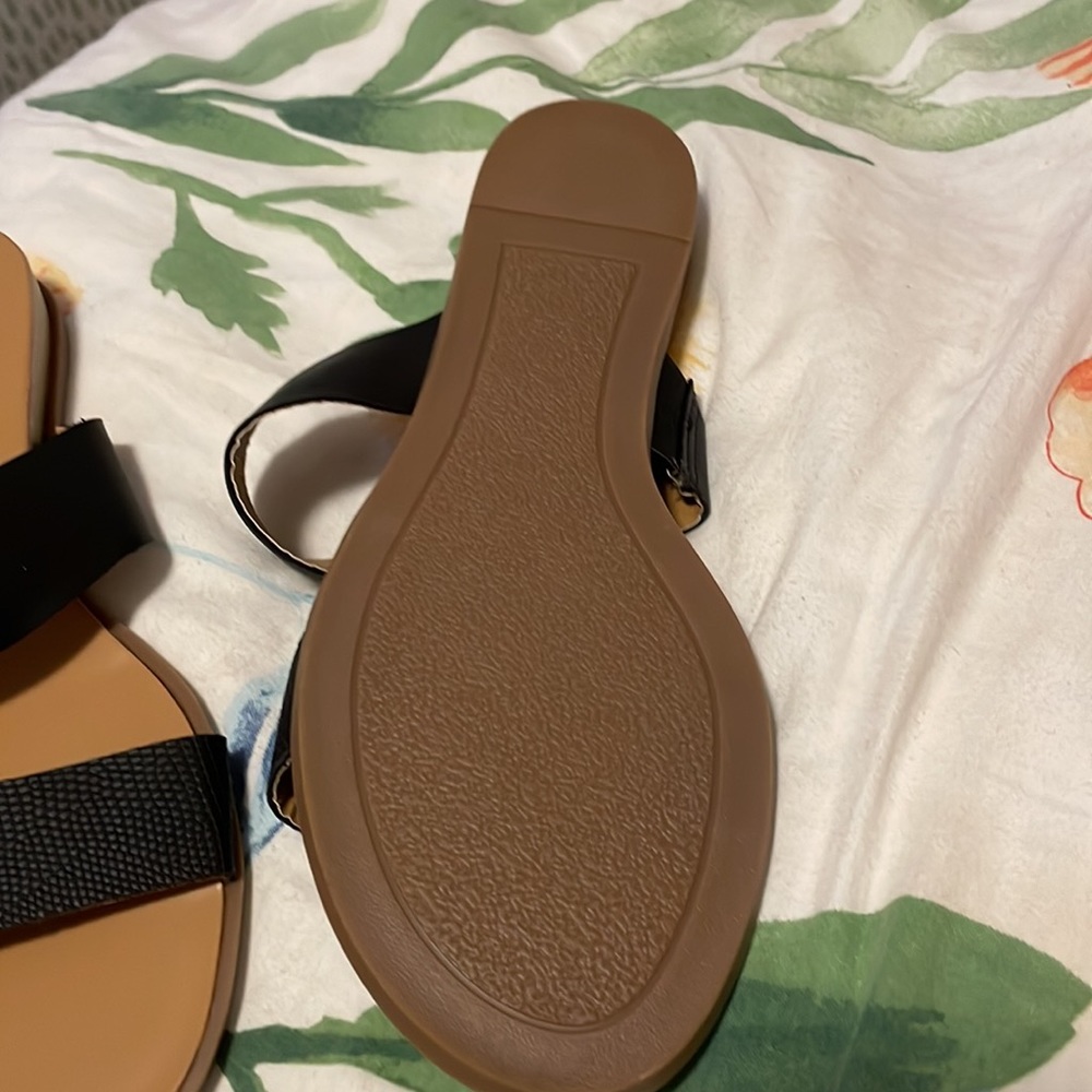 Sandals - Picture 3 of 3